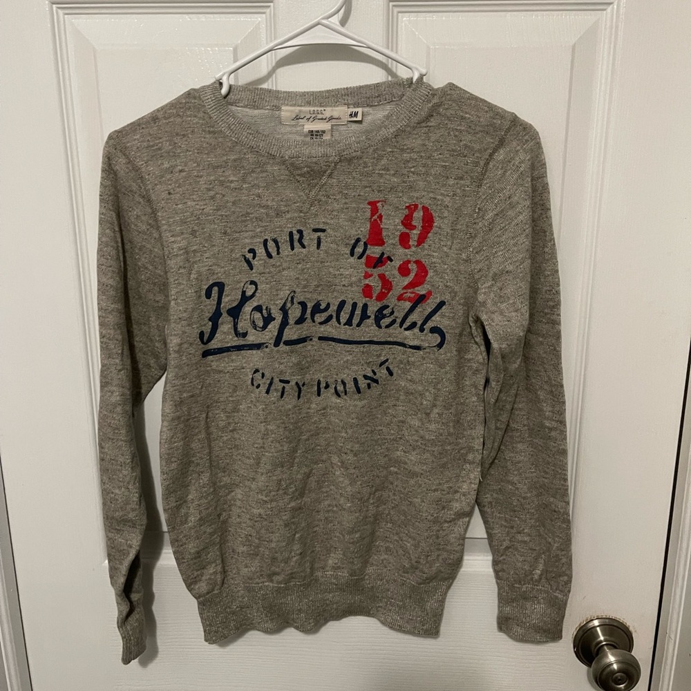 H&M L.O.G.G  Boy's Gray Crew Neck Lightweight Graphic Sweatshirt NWT Size 10-12